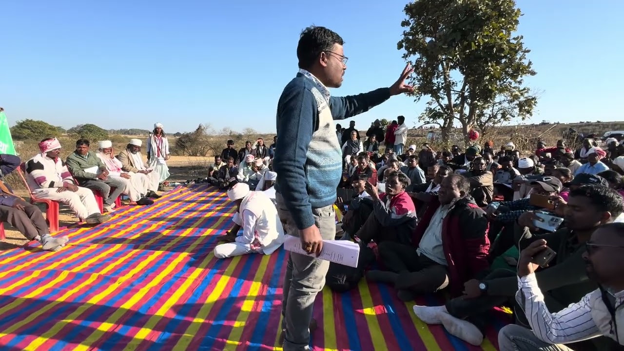 नयी पेसा नियमावली के बारे में जानकारी देते पेशा ड्राफ्टिंग कमेटी के सदस्य प्रोफेसर रामचंद्र उरांव 🏹