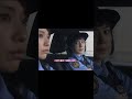 【ハコヅメ～たたかう！交番女子】警察学校を卒業した新人警官・川合麻依は、緊張しながら現場勤務をスタートさせる。最初は不安な気持ちで返事をし、道路で規則通りに交通違反の取り締まりを実施する#永野芽郁