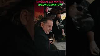 🐓 Βασίλης Καρράς: Καθαρίζει Λάχανα για τις Κότες!