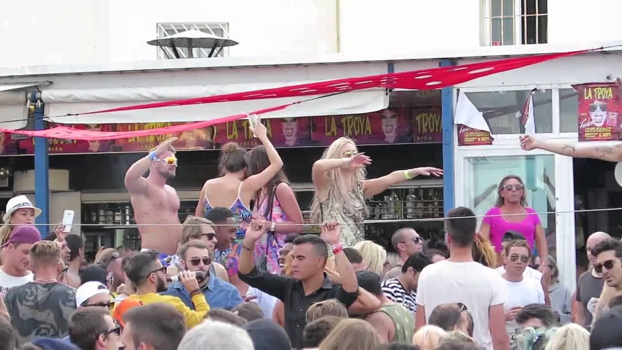 La troya bora bora ibiza2015