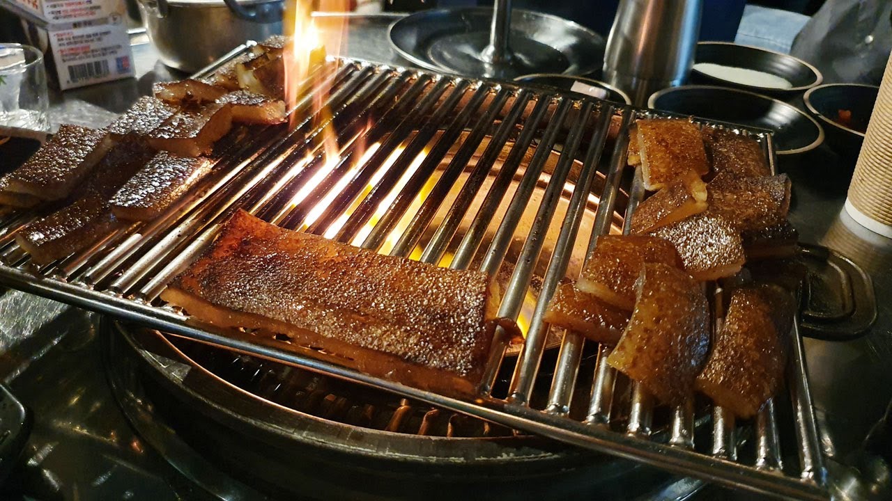 소문처럼 인생껍데기 네요.. Jeonju travel / korean bbq pork rinds / korean food [전주