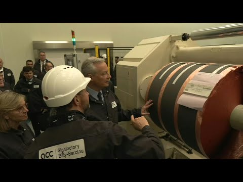 Automobile: la France inaugure sa première usine de batteries électriques | AFP