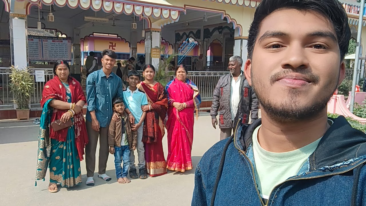 বাড়ির সবাইকে নিয়ে ইসকন মন্দিরে