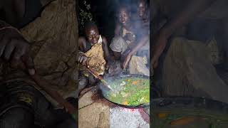 dudu lives primitive bush life hunting and roasting meat
