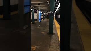 Double R160B-1 G at 21 St (9903-9907 & 9908-9912)