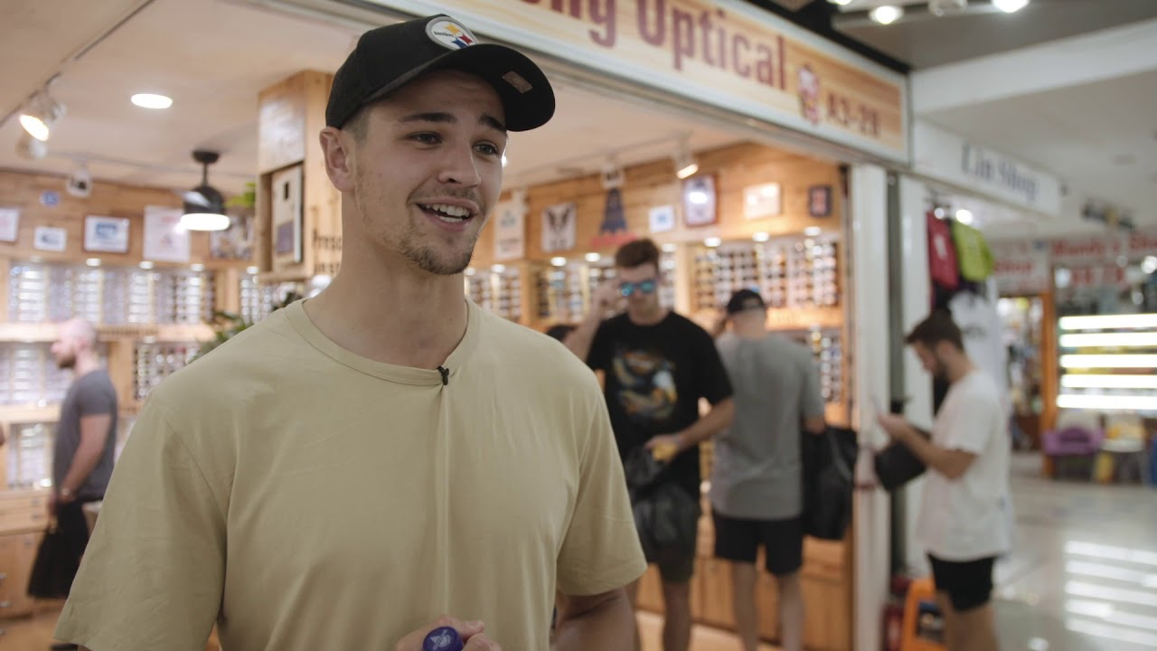 port power fixture Players check out the Shanghai markets