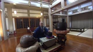 Download lagu Queen We will rock you by Japanese monk