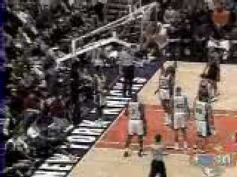 Michael Jordan incredible move over Charles Oakley...