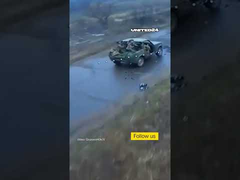 Video Ukrainian FPV Drone Chasing Russian Soldiers