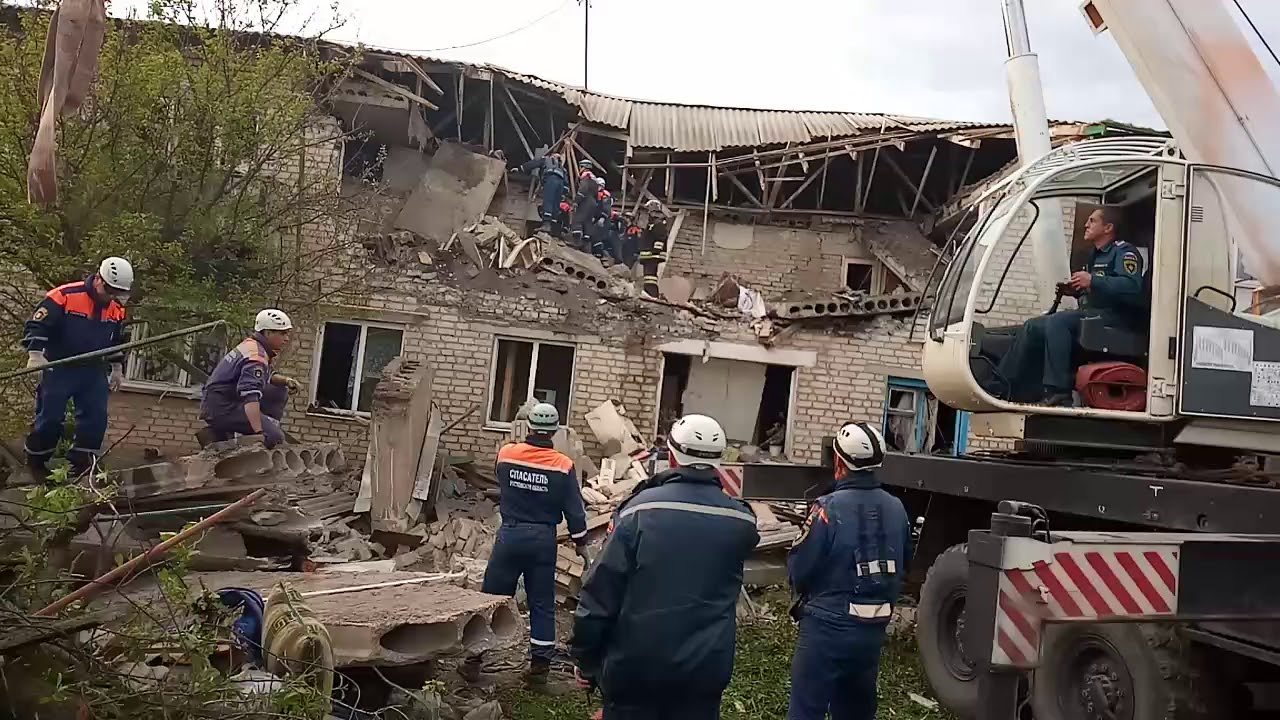 Газ в каменском. Взрыв газа в Каменском районе. Взрыв дома в Чистоозерном. Взрыв газа в жилом доме в Чистоозерном. Взрыв дома в поселке Чистоозерном Каменского района.