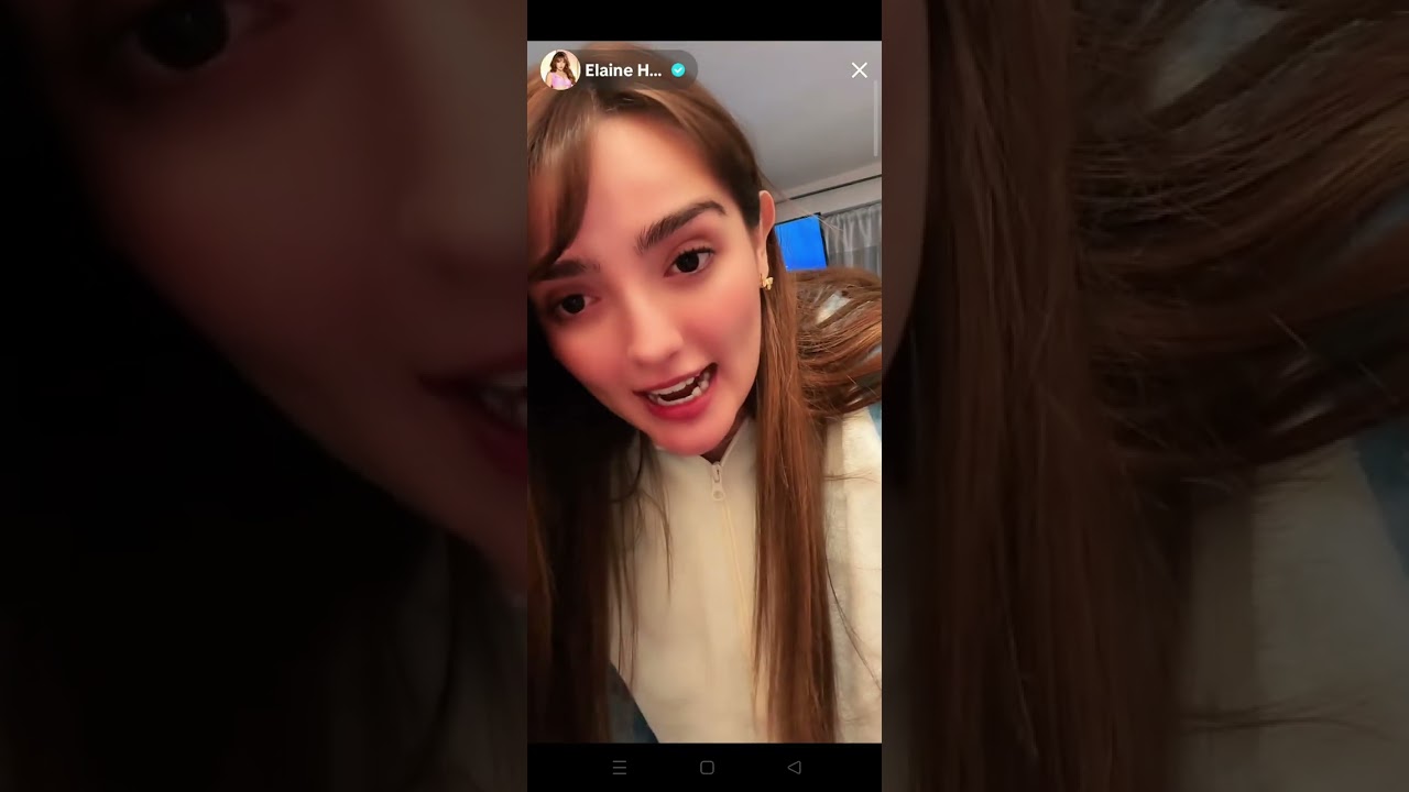 Live Elaine para festejar el millón de Te equivocaste covers 