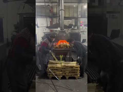 آموزش ذوب طلا مرحله یک پیش گرم کردن شمش طلا