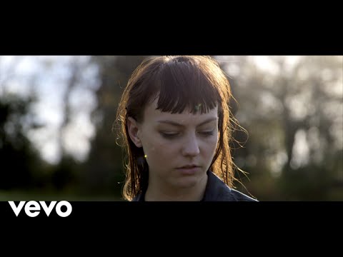 Angel Olsen - &quot;Windows&quot; (Official Video)