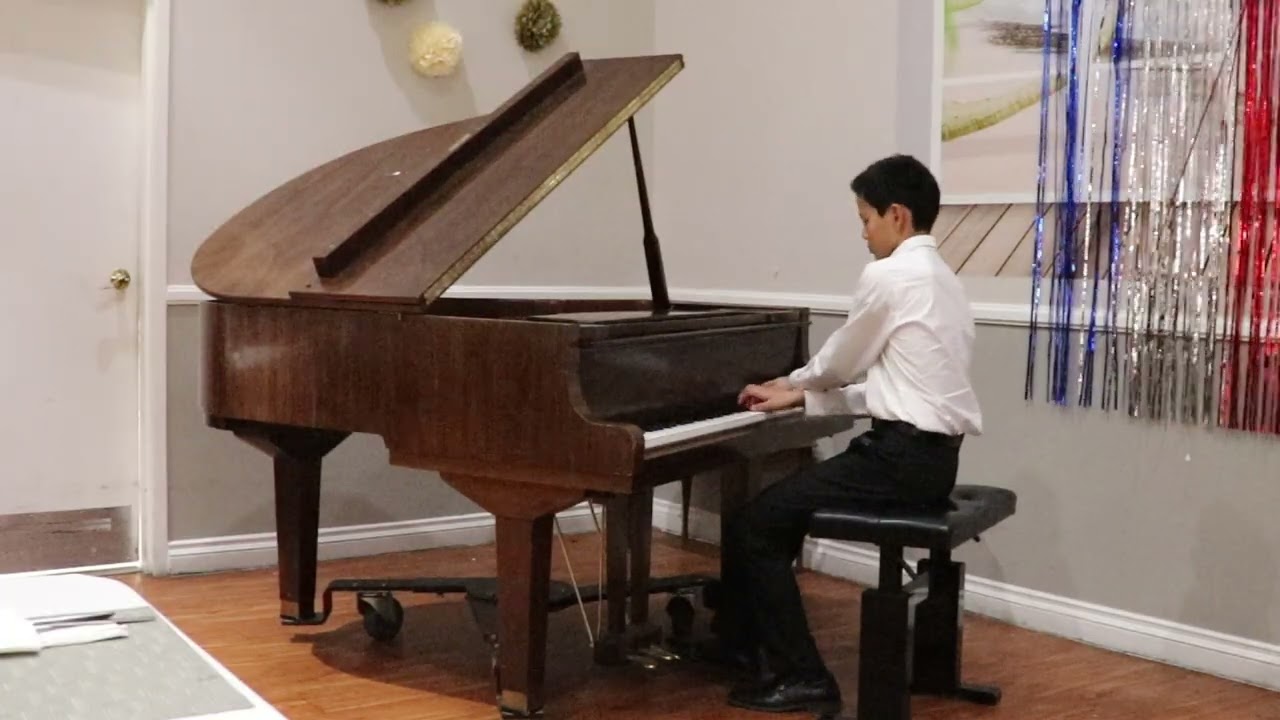 Charles Hong: Flight of the Bumblebee arranged by S. Rachmaninoff