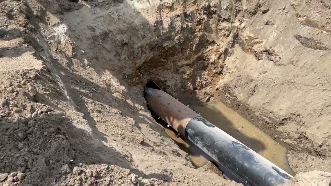 Замена канализационной трубы бестраншейным способом. Видео АКС - YouTube