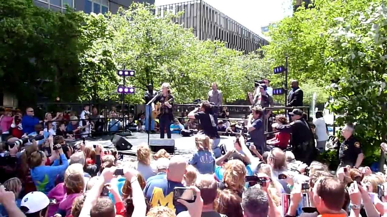 Crystal Bowersox "Holy Toledo" Toledo YouTube