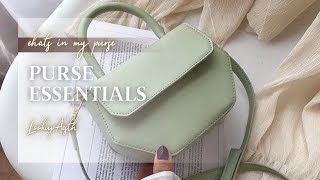 What's in my purse 👜/everyday essentials by LookupAesth♡ 165 views 7 months ago 2 minutes, 27 seconds