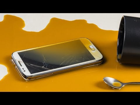 Video: Was Tun, Wenn Wasser In Ihr Telefon Gelangt?