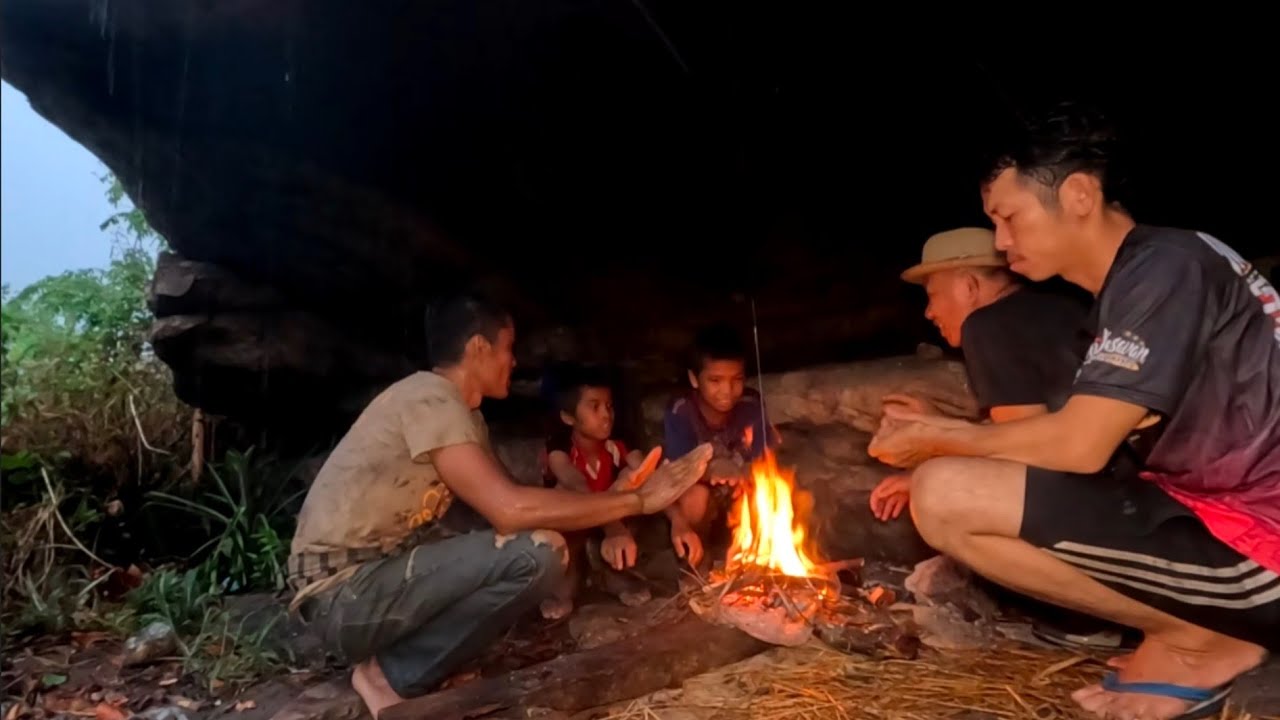 ພາຍຸຖະລົມຝົນຕົກເເຮງຫາຈັບອື່ງ//พายุถล่มฝนตกแรงหาจับอื่ง Dong Una