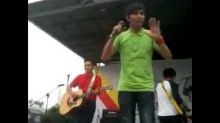 BEAGE - Kekasihku yang Pergi LIVE from SMAN 8 TangSel.MP4