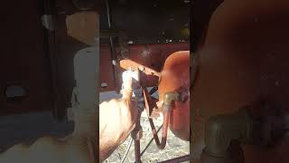 How to adjust the pressure regulator valve to fill the air balloons of trucks and buses screenshot 4