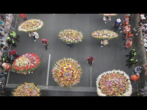 Video: Silleteros i Medellin Flower Festival i Colombia