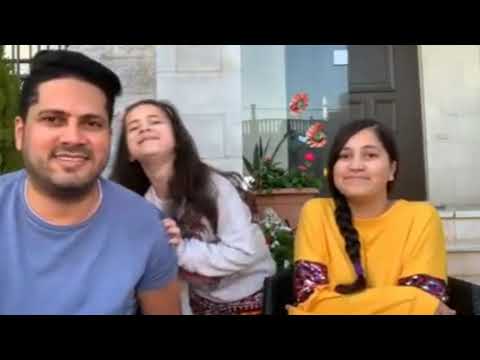 قرصة عمر الصعيدي لبنته مايا في البث