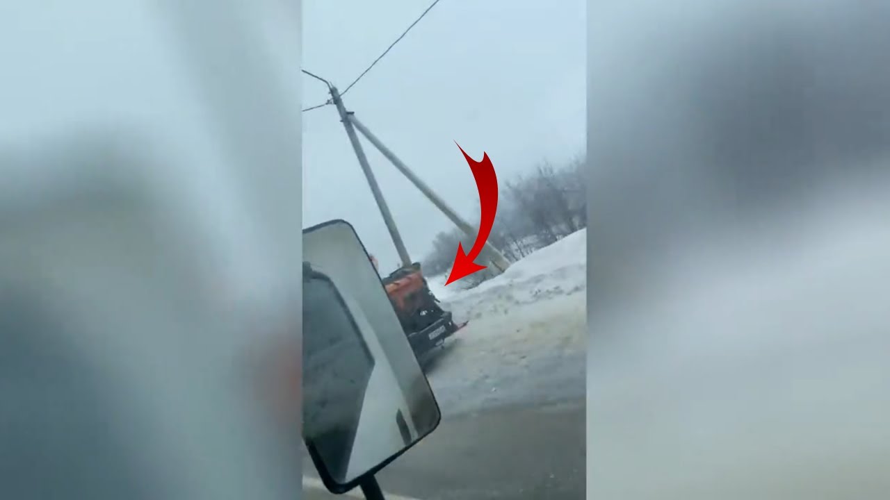 Кирпич вылетел из камаза в лобовое легковушки