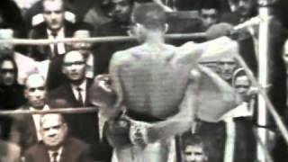 Cassius Clay vs Sonny Banks - February 10, 1962 - Round 1, 3 & 4 by Levi Johansen 211,350 views 13 years ago 3 minutes, 53 seconds