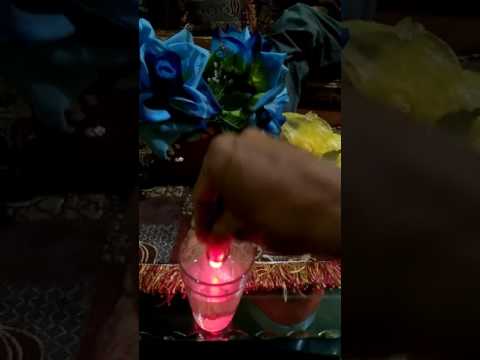 Batu fosfor adalah batu yang bisa menyala dalam gelap. Mungkin teman-teman ada yang pengen punya tap. 