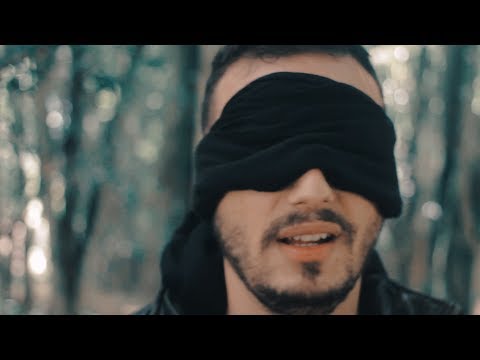BIRDBOX | Garoto usa azul e Garota usa rosa