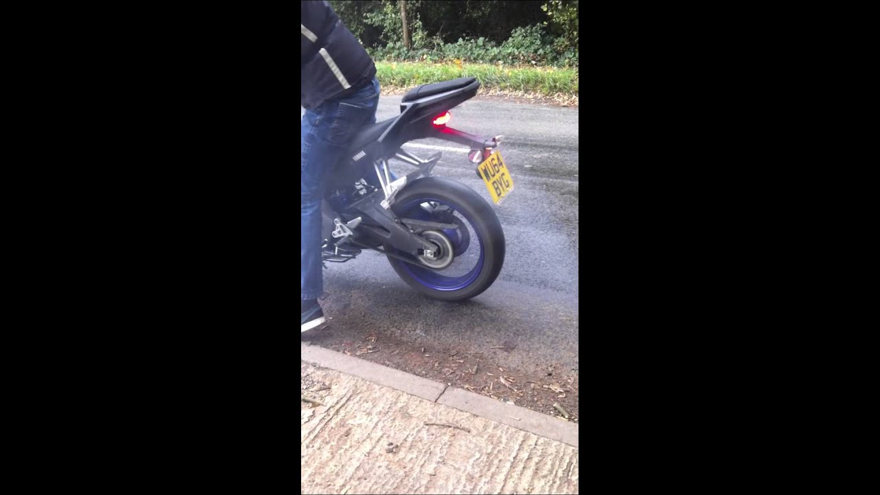 Yamaha Mt125 burnout