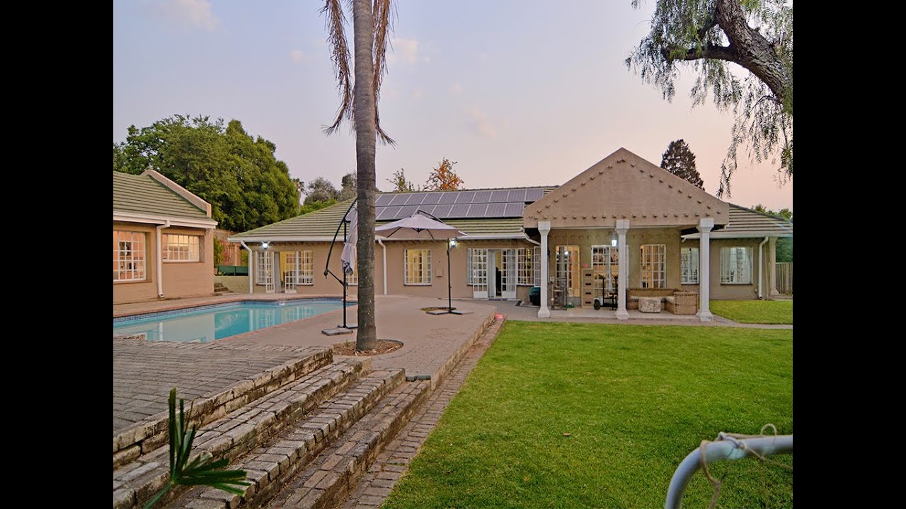 4 Bedroom House For Sale in Bryanston RL16516 Firzt Realty Company