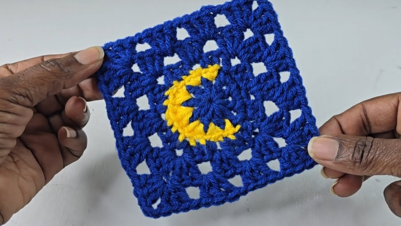 🧶🌗Crocheted Moon Granny Square