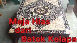 Meja dengan Hiasan Batok Kelapa 5 Meja dengan Hiasan Batok Kelapa 5