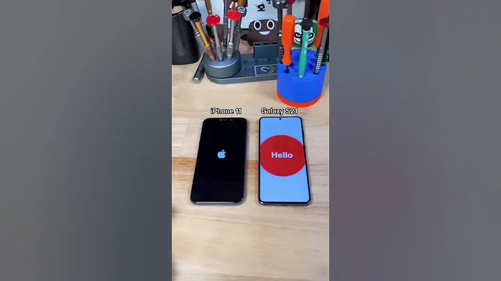 iPhone 11 vs Galaxy S21 「Power On Test」 Which one turn on first? 😮#short #phone #iphone #test - 天天要聞