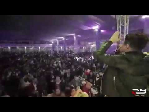 عمر كمال سكر محلي محطوط على كريمه بنت الجيران بهوايا انتي قاعده معايا حفلة لايف