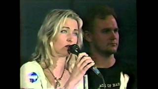 Acapella Linn and Jenny Berggren (ace of base).