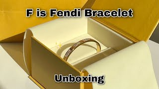 เห่อแกะกล่องเฟนดิส่งท้ายปี F is Fendi Bracelet Unboxing | Jossy Berry