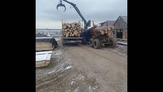 Лесовоз Урал, разгрузка леса 🌳