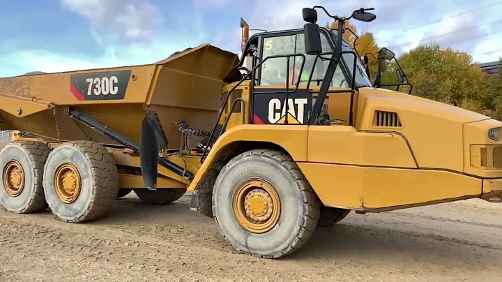 Used Articulated Dump Truck 2015 Caterpillar 730C  | equippo.com |