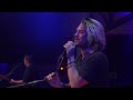 Miniature de la vidéo de la chanson Madeline (Live)