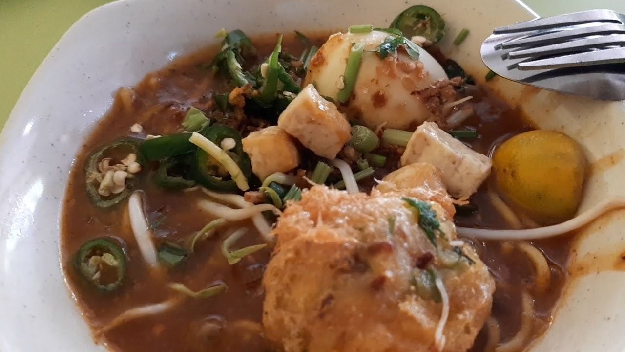 Albert Centre. Pondok Makan Indonesia. A Popular Malay Noodle Mee Rebus with a Flavourful Broth