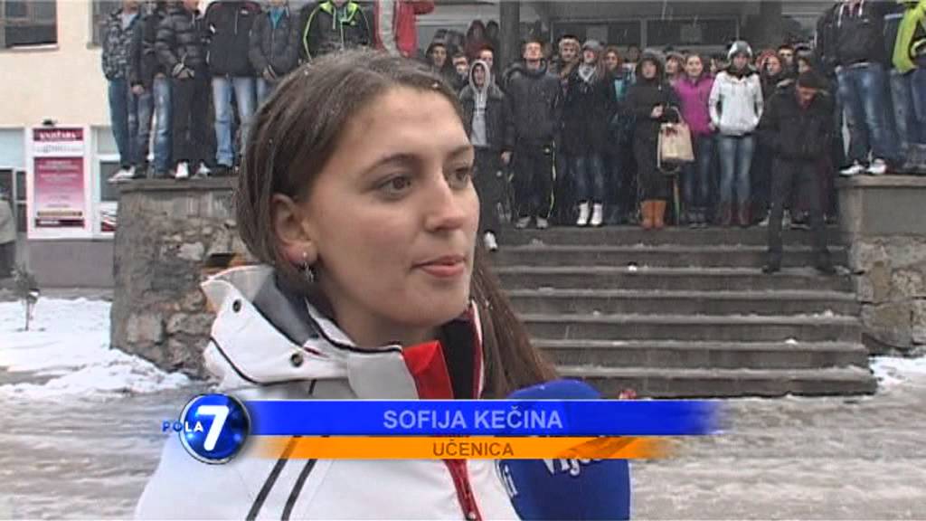 121218 PROTEST UCENIKA PLJEVLJA    ZA 18 30H