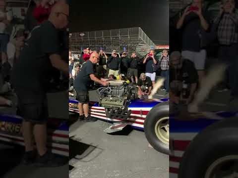 Video: Watter enjins gebruik dragsters?