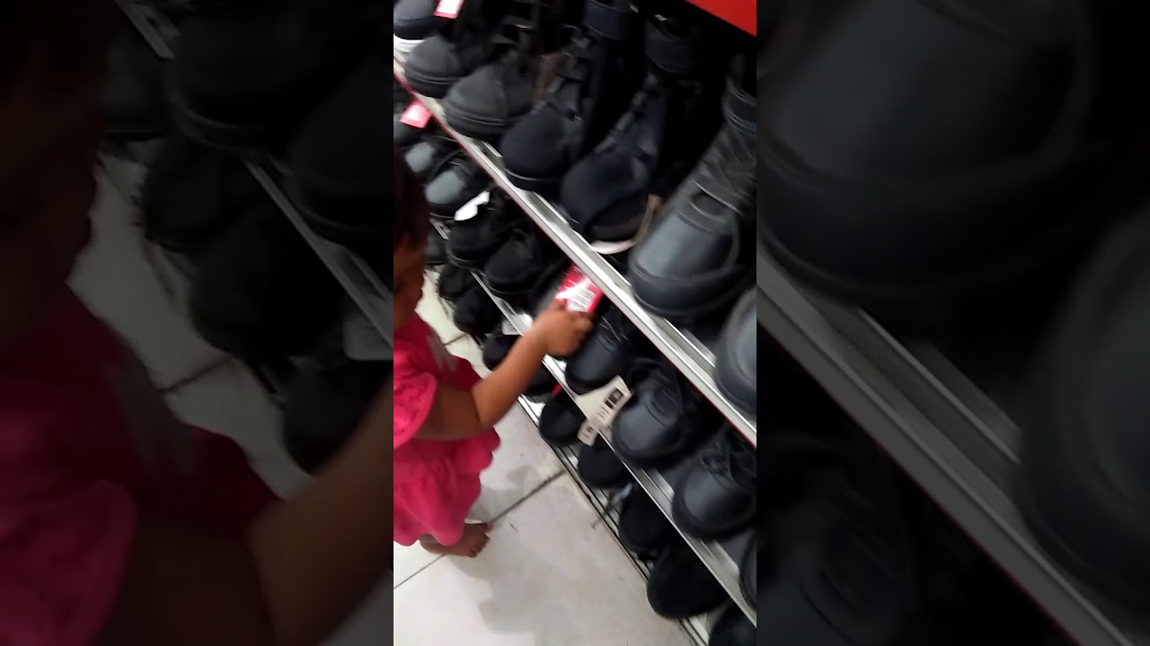 adik vs kakak cek  harga  sepatu  YouTube