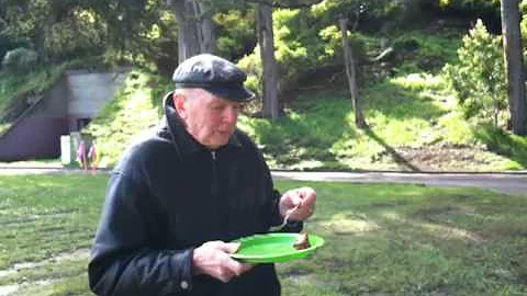 Lenore-Gordon picnic in Marin Headlands