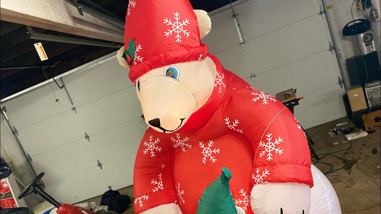 2004 Gemmy 8ft Airblown Inflatable Polar Bear and Cub Review!