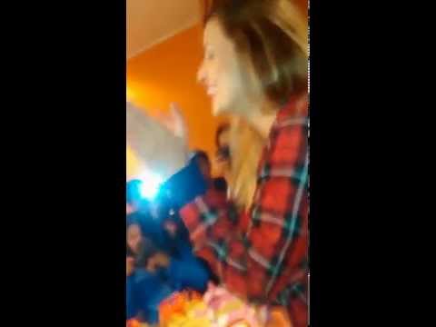 Milett agradece a sus fans la visita por su cumpleaños