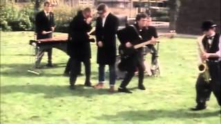Madness - Baggy Trousers (Subtítulos Español) Madness - Baggy Trousers (Subtítulos Español)